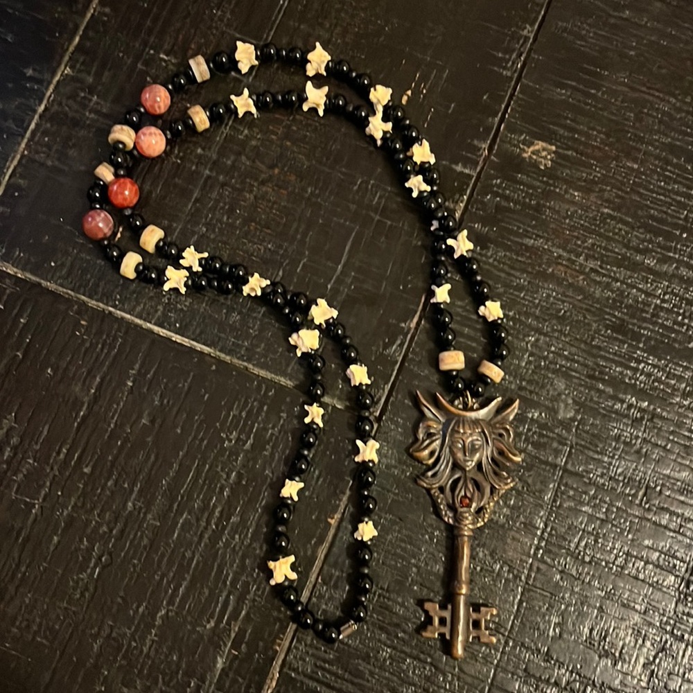 Hekate Hecate witchcraft prayer necklace